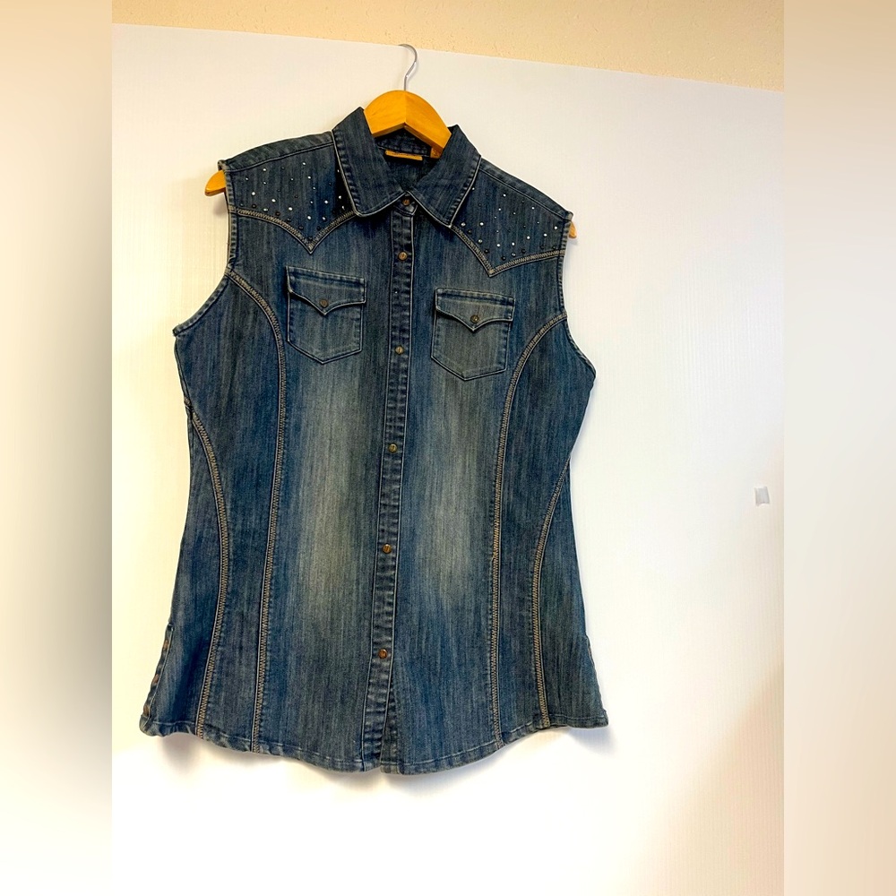 Wrangler Women’s Blue‎ Denim Snap Vest – Size M Western Stud Detail Y2K Style